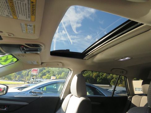 Used 2023 Subaru Outback Premium image 12