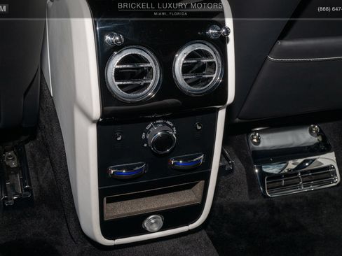 Used 2022 Rolls-Royce Cullinan AWD/4WD image 29