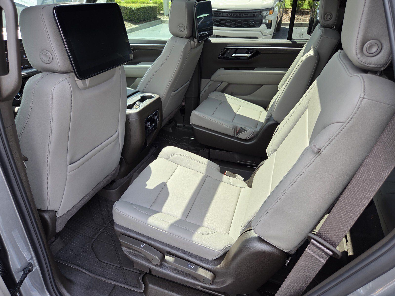 New 2026 Chevrolet Tahoe Z71 w/ Z71 Off-Road Package AWD/4WD image 6