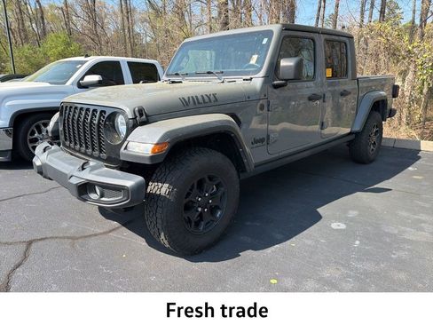 Used 2022 Jeep Gladiator Sport image 1