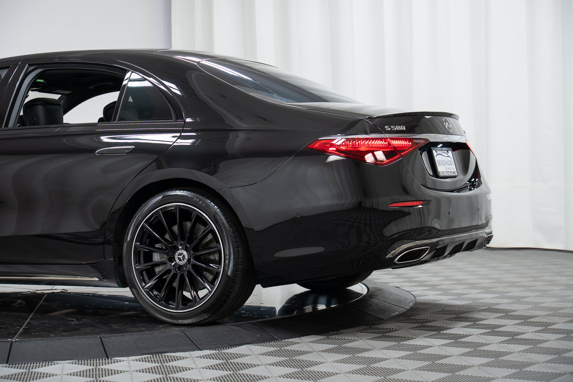 Certified 2023 Mercedes-Benz S 580 4MATIC Sedan w/ AMG Line image 31