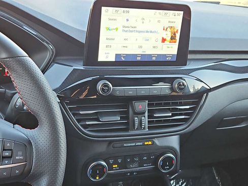 Used 2025 Ford Escape ST-Line image 27