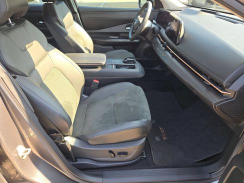 Used 2023 Nissan Ariya FWD image 26