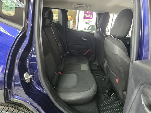 Used 2016 Jeep Renegade Trailhawk image 16