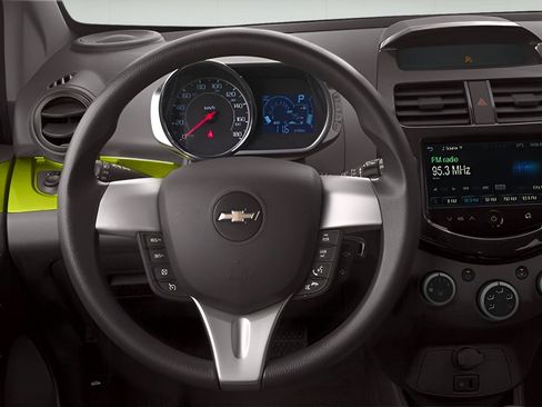 Used 2014 Chevrolet Spark LT FWD image 31