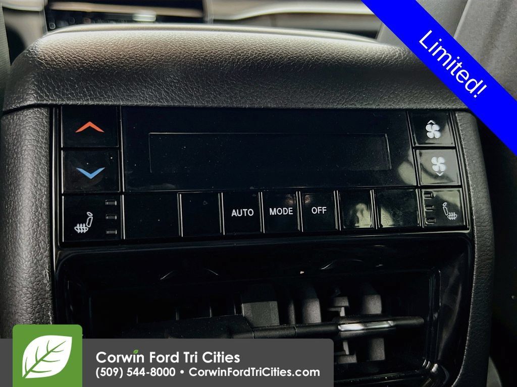 Used 2025 Jeep Grand Cherokee L Limited w/ Luxury Tech Group II AWD/4WD image 31