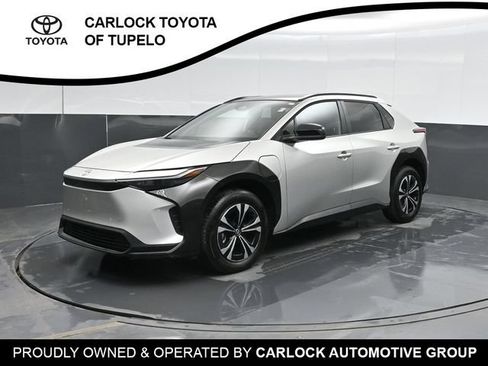 Used 2025 Toyota bZ4X FWD image 8