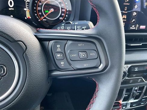 Used 2025 Jeep Wrangler Unlimited Rubicon image 19