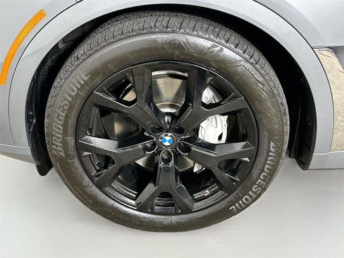 Used 2023 BMW X7 xDrive40i w/ Premium Package image 34