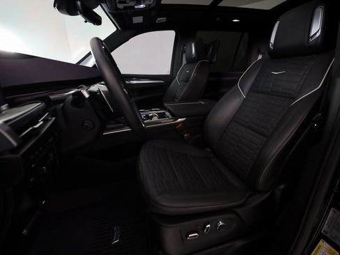 Used 2025 Cadillac Escalade V image 20