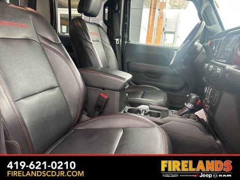 Used 2022 Jeep Gladiator Rubicon w/ Cold Weather Group image 17