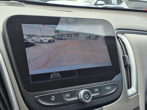 Used 2025 Chevrolet Malibu LT FWD image 20
