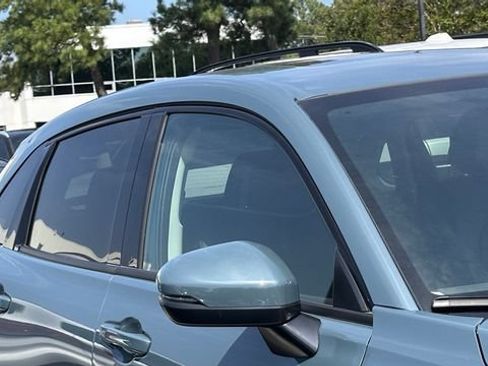 Used 2025 Honda HR-V EX-L image 3