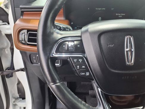 Used 2022 Lincoln Nautilus Reserve w/ Equipment Group 201A AWD/4WD image 12