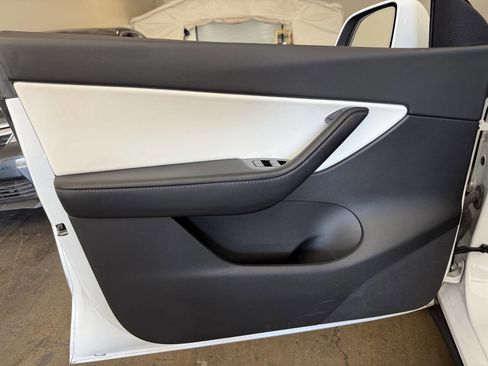 Used 2021 Tesla Model Y Performance AWD/4WD image 18