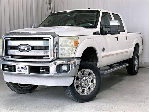 Used 2011 Ford F250 Lariat w/ Lariat Interior Pkg AWD/4WD image 2