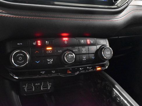 Used 2024 Dodge Durango R/T AWD/4WD image 22