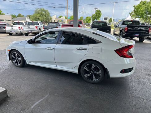 Used 2016 Honda Civic Touring image 3