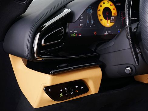 Used 2024 Ferrari Purosangue image 34