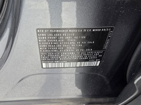 Used 2022 Volkswagen Tiguan SEL R-Line image 31