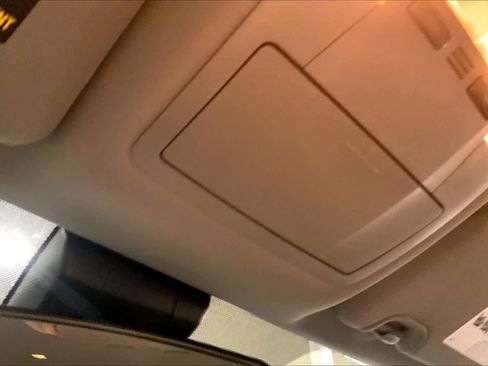 Used 2018 Toyota Highlander LE w/ Carpet Mat Package (TMS) image 65