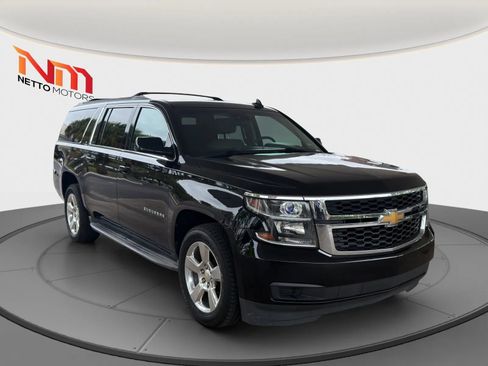 Used 2016 Chevrolet Suburban LT image 7