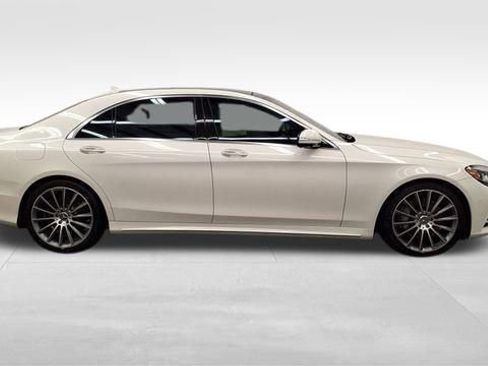 Used 2017 Mercedes-Benz S 550 Sedan image 8