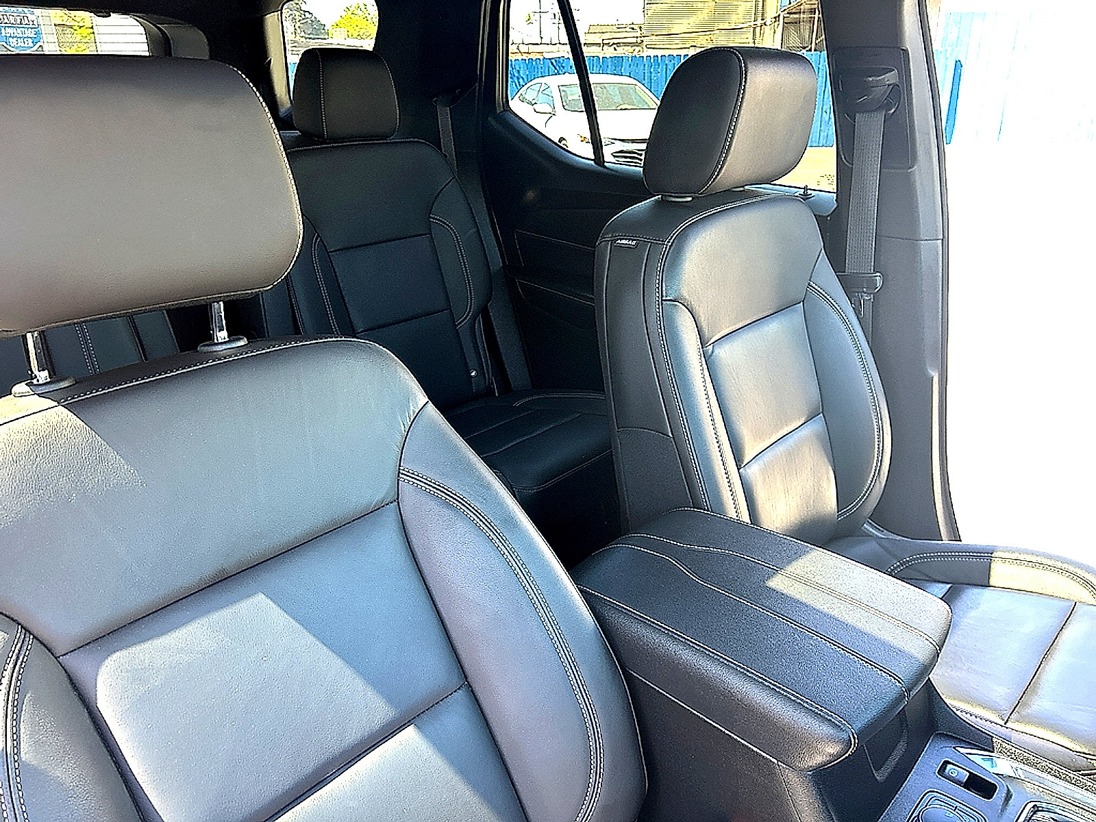 Used 2023 Chevrolet Traverse LT w/ LT Premium Package FWD image 31