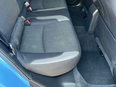 Used 2016 Subaru Crosstrek 2.0i Premium AWD/4WD image 19