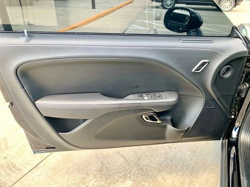 Used 2023 Dodge Challenger SRT Hellcat RWD image 12