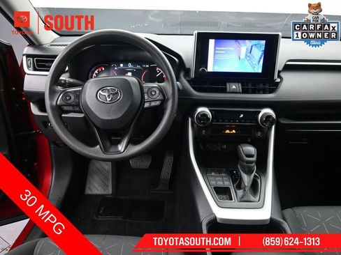 Used 2025 Toyota RAV4 XLE AWD/4WD image 11
