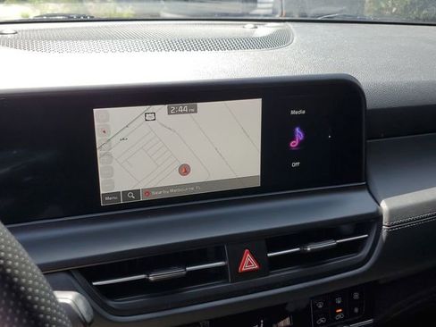 Certified 2024 Kia Seltos SX w/ SX Sunroof Package image 25