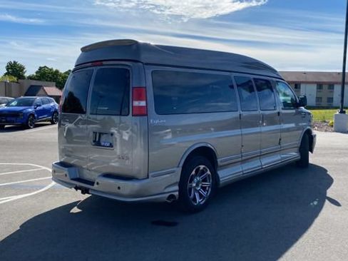 Used 2013 GMC Savana 2500 Extended RWD image 3