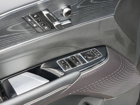 Used 2024 Cadillac Lyriq Sport AWD/4WD image 14