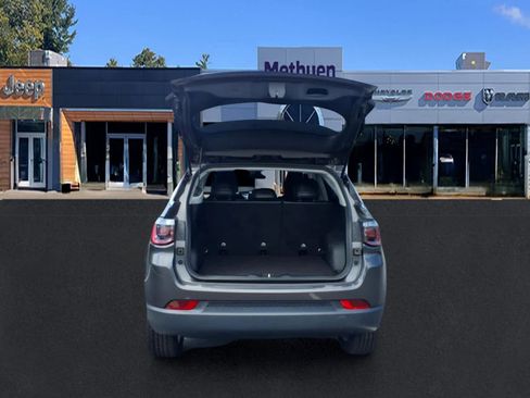 Used 2022 Jeep Compass Latitude AWD/4WD image 6
