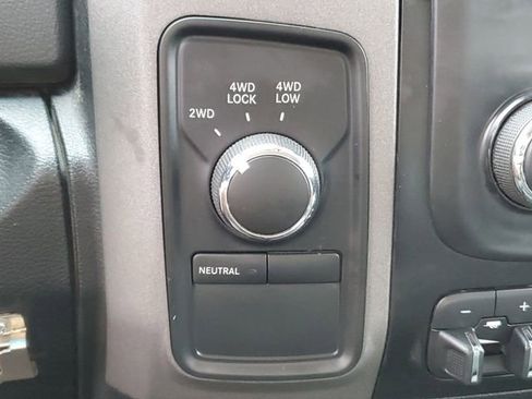 Used 2017 RAM 2500 Tradesman w/ Chrome Appearance Group image 20