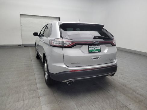 Used 2018 Ford Edge Titanium FWD image 5