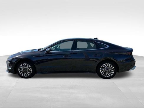 New 2025 Hyundai Sonata Limited image 3