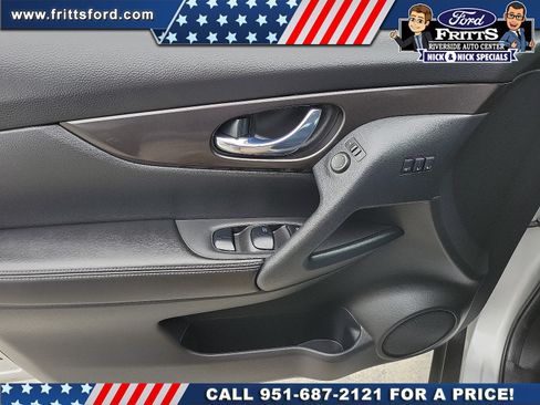 Used 2019 Nissan Rogue SV w/ Premium Package FWD image 12