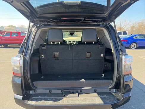 Used 2018 Toyota 4Runner SR5 Premium image 8