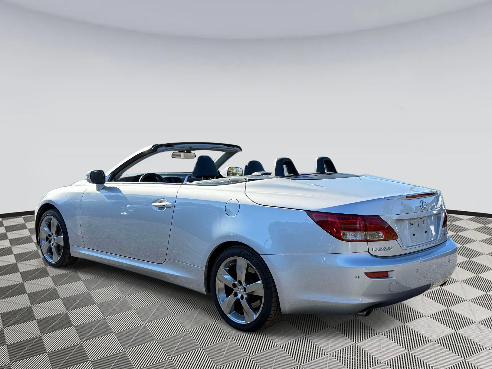 Used 2010 Lexus IS 350C RWD image 5