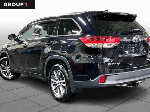 Used 2018 Toyota Highlander XLE image 11