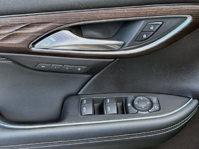 Used 2022 Buick Envision Avenir w/ Technology Package II AWD/4WD image 14