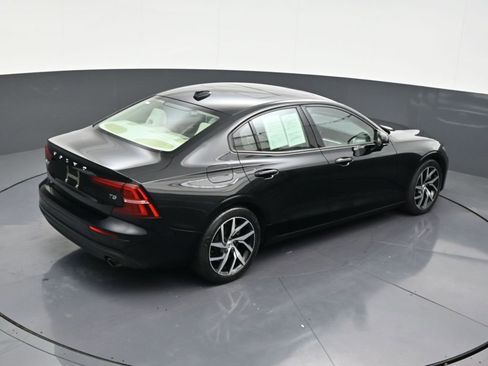 Used 2019 Volvo S60 T5 Momentum w/ Premium Package image 19