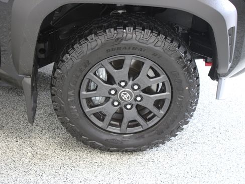 Used 2026 Toyota 4Runner SR5 AWD/4WD image 5
