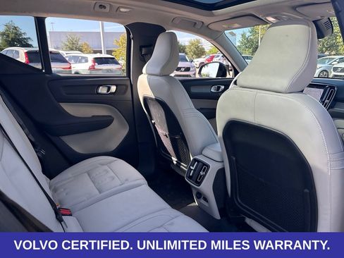 Used 2024 Volvo XC40 B5 Plus w/ Protection Package Premier AWD/4WD image 12