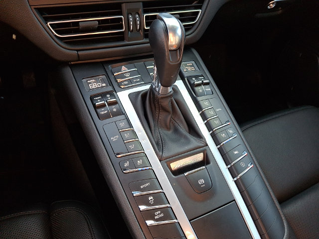 Used 2020 Porsche Macan S AWD/4WD image 15