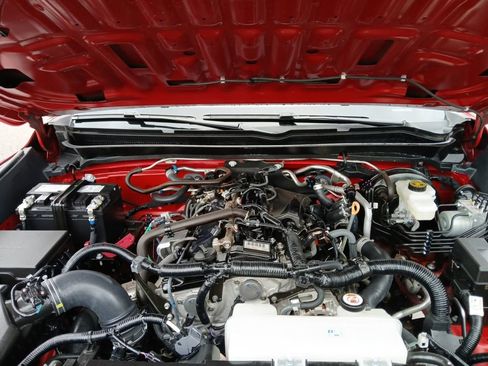 Used 2024 Toyota Tacoma SR5 AWD/4WD image 20