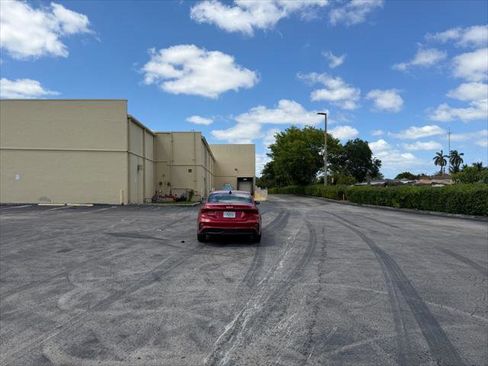 Used 2024 Kia Forte LXS image 6