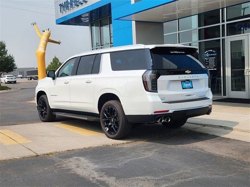 New 2025 Chevrolet Suburban Premier image 4